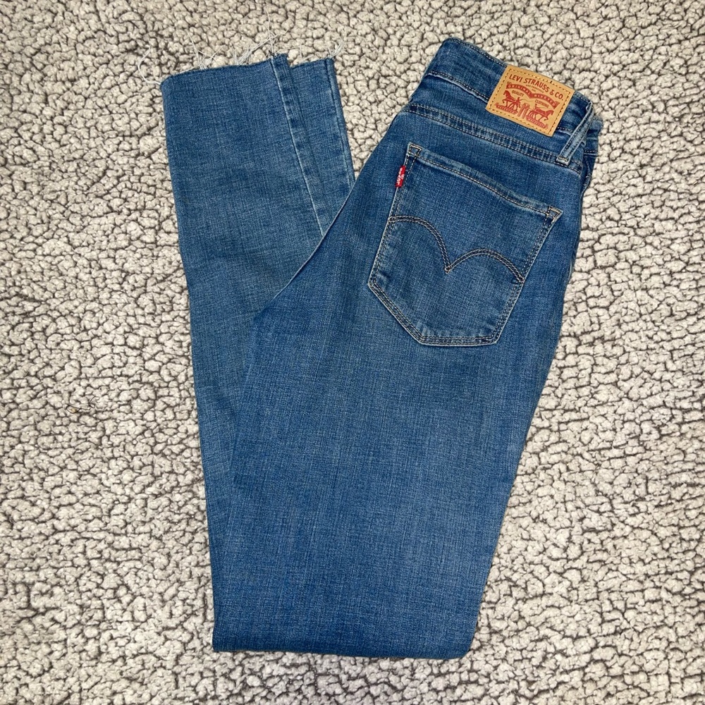 Levis